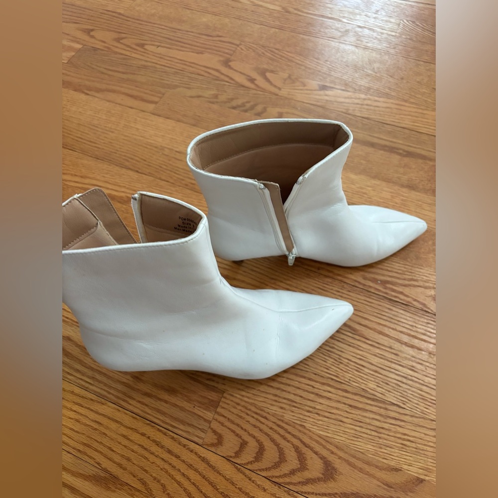 Journee white heeled ankle boots